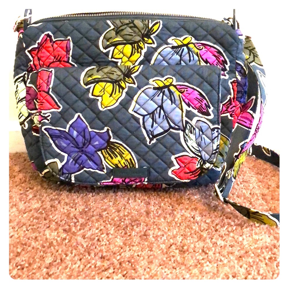 Vera Bradley crossbody purse.